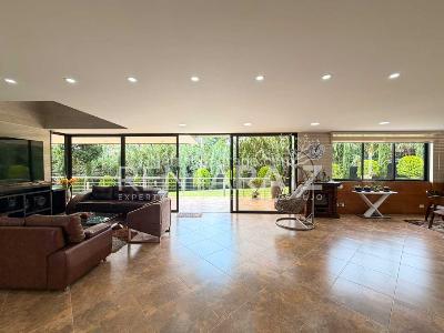 Casa de 5 alcobas en venta en Escobero, Envigado, 700 m² · foto 2 de 20