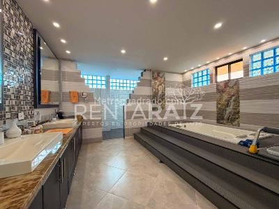 Casa de 5 alcobas en venta en Escobero, Envigado, 700 m² · foto 13 de 20