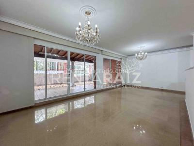 Casa de 3 alcobas en venta en Campestre, Envigado, 229 m² · foto 8 de 20