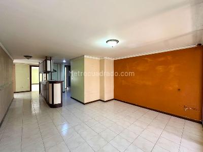 Apartaestudio en venta en El Diamante, Medellín, 95 m² · foto 2 de 20