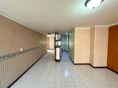 Apartaestudio en venta en El Diamante, Medellín, 95 m² · foto 8 de 20