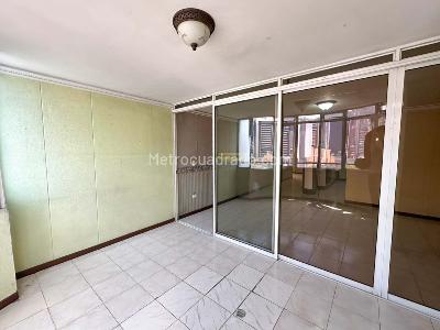 Apartaestudio en venta en El Diamante, Medellín, 95 m² · foto 9 de 20