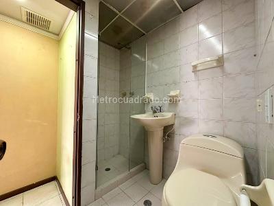 Apartaestudio en venta en El Diamante, Medellín, 95 m² · foto 11 de 20
