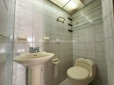 Apartaestudio en venta en El Diamante, Medellín, 95 m² · foto 13 de 20