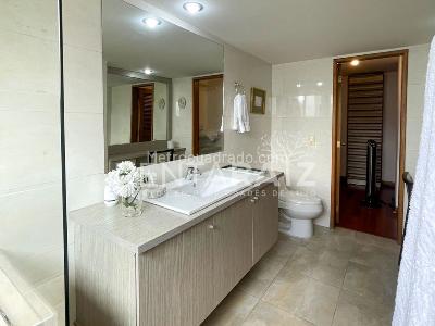 Apartamento de 4 alcobas en venta en El Poblado, Medellín, 212 m² · foto 16 de 20