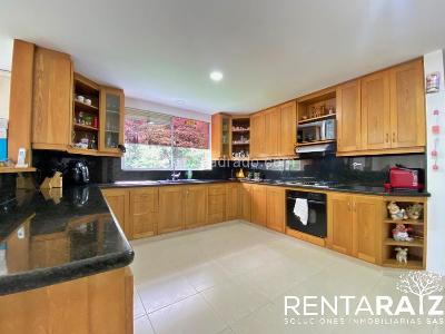 Casa de 4 alcobas en venta en Benedictinos, Envigado, 400 m² · foto 5 de 20