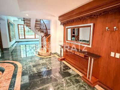 Casa de 3 alcobas en arriendo en El Poblado, Medellín, 578 m² · foto 3 de 20