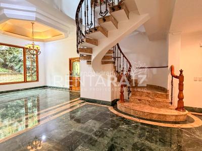 Casa de 3 alcobas en venta en El Poblado, Medellín, 578 m² · foto 6 de 20