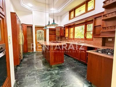 Casa de 3 alcobas en venta en El Poblado, Medellín, 578 m² · foto 9 de 20