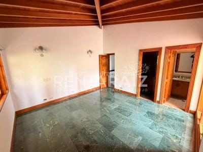 Casa de 3 alcobas en venta en El Poblado, Medellín, 578 m² · foto 14 de 20