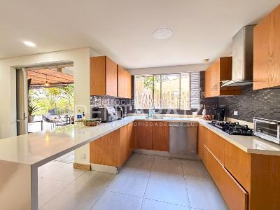 Casa de 3 alcobas en venta en Centro, Envigado, 300 m² · foto 10 de 20