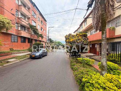 Casa de 3 alcobas en venta en Belen, Medellín, 114 m² · foto 2 de 20