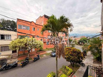 Casa de 3 alcobas en venta en Belen, Medellín, 114 m² · foto 11 de 20