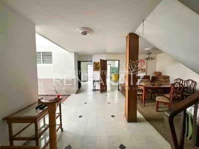 Casa de 5 alcobas en venta en Simon Bolivar, Medellín, 265 m² · foto 4 de 20