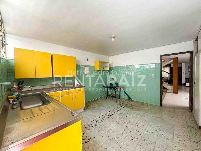 Casa de 5 alcobas en venta en Simon Bolivar, Medellín, 265 m² · foto 12 de 20
