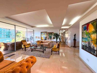 Apartamento de 3 alcobas en venta en El Tesoro, Medellín, 240 m² · foto 2 de 20