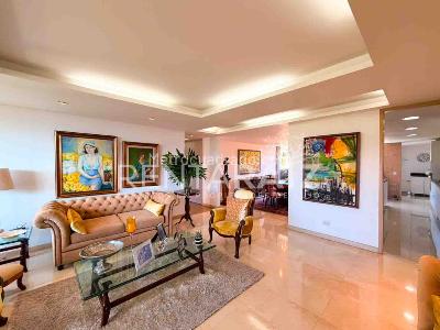 Apartamento de 3 alcobas en venta en El Tesoro, Medellín, 240 m² · foto 5 de 20