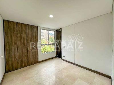 Apartamento de 3 alcobas en arriendo en Loma De Los Parra, Medellín, 125 m² · foto 13 de 20