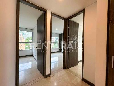 Apartamento de 3 alcobas en arriendo en Loma De Los Parra, Medellín, 125 m² · foto 12 de 20