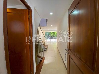 Casa de 3 alcobas en arriendo en San Lucas, Medellín, 244 m² · foto 13 de 20