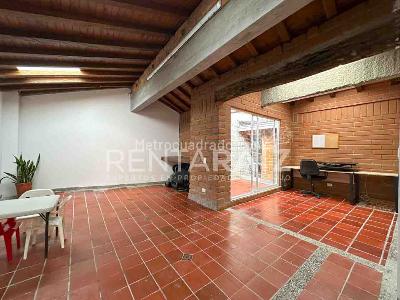 Casa de 4 alcobas en venta en Intermedia, Envigado, 245 m² · foto 14 de 20