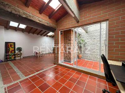Casa de 4 alcobas en venta en Intermedia, Envigado, 245 m² · foto 15 de 20