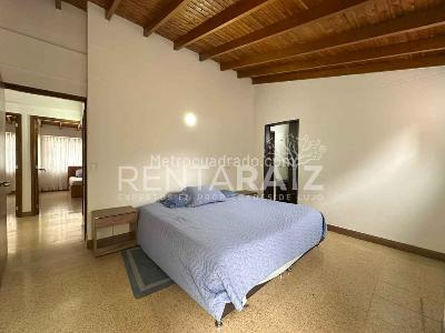 Casa de 4 alcobas en venta en Intermedia, Envigado, 245 m² · foto 18 de 20