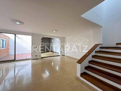 Casa de 4 alcobas en venta en Intermedia, Envigado, 204 m² · foto 3 de 20