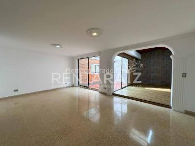 Casa de 4 alcobas en venta en Intermedia, Envigado, 204 m² · foto 4 de 20