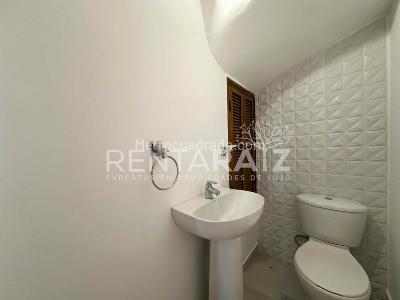 Casa de 4 alcobas en venta en Intermedia, Envigado, 204 m² · foto 11 de 20