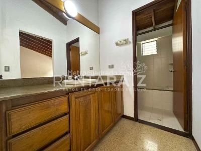 Casa de 4 alcobas en venta en Intermedia, Envigado, 204 m² · foto 20 de 20