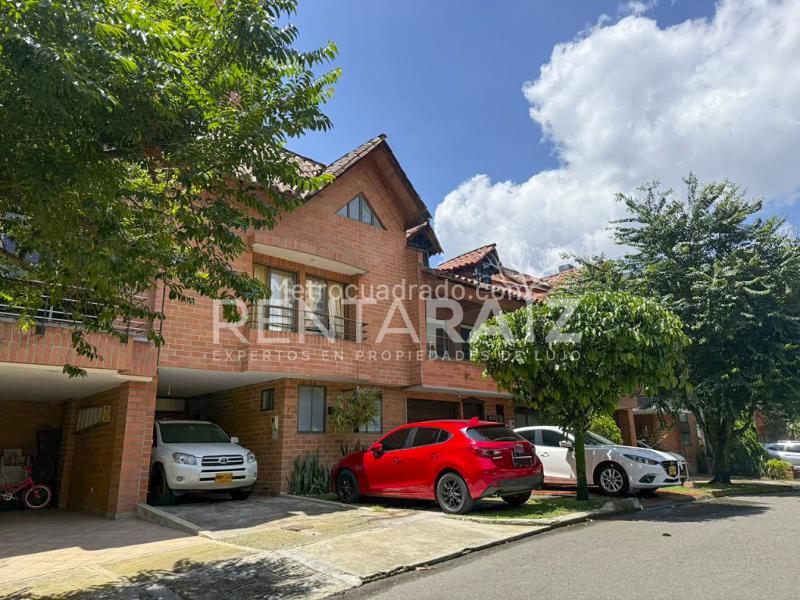 2-Story 3BR House for Rent in Suramérica (La Estrella)