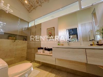 Casa de 4 alcobas en venta en El Poblado, Medellín, 250 m² · foto 19 de 20