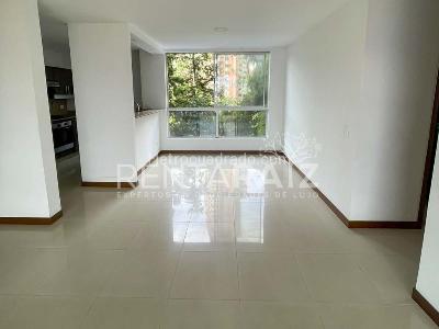 Apartamento de 2 alcobas en venta en El Poblado, Medellín, 120 m² · foto 2 de 20