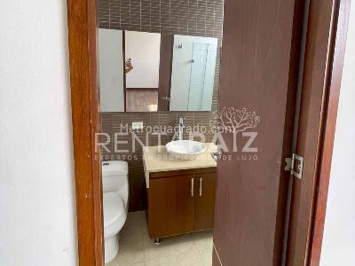 Apartamento de 2 alcobas en venta en El Poblado, Medellín, 120 m² · foto 10 de 20