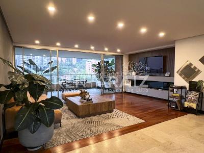 Apartamento de 3 alcobas en venta en Poblado La Calera, Medellín, 243 m² · foto 3 de 20