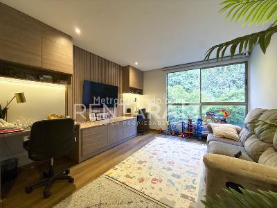 Apartamento de 3 alcobas en venta en Las Lomas, Medellín, 322 m² · foto 18 de 20