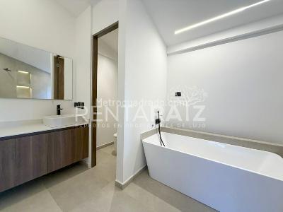 Casa en arriendo en El Poblado, Medellín · foto 18 de 20