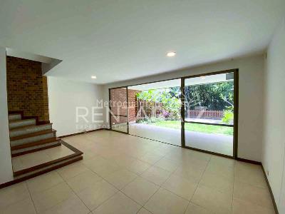 Casa de 3 alcobas en venta en San Lucas, Medellín, 244 m² · foto 5 de 20