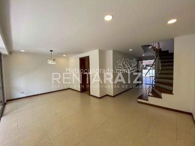 Casa de 3 alcobas en venta en San Lucas, Medellín, 244 m² · foto 6 de 20