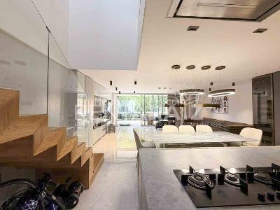 Casa de 4 alcobas en venta en San Lucas, Medellín, 220 m² · foto 3 de 20