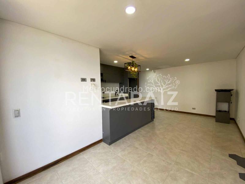 Bright 2BR Apartment in La Ferrería, La Estrella - 3