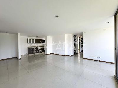 Apartamento de 3 alcobas en venta en El Poblado, Medellín, 90 m² · foto 3 de 20