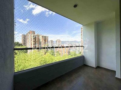 Apartamento de 3 alcobas en venta en El Poblado, Medellín, 90 m² · foto 8 de 20