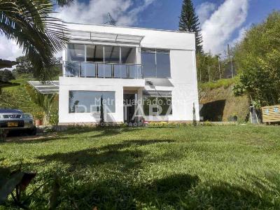 Casa de 5 alcobas en venta en Salado, Envigado, 450 m² · foto 3 de 20