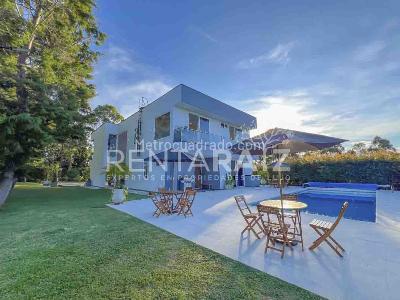 Casa de 5 alcobas en venta en Manpusto, Rionegro, 390 m² · foto 2 de 20