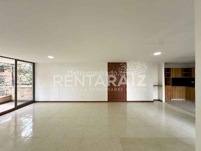 Apartamento en arriendo en Los Balsos, Medellín · foto 3 de 20