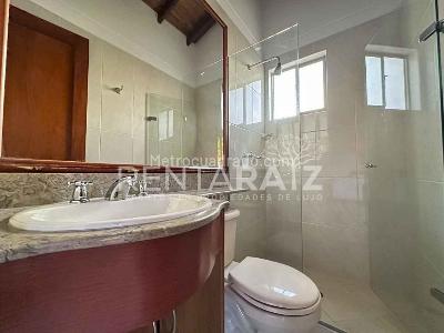 Casa de 3 alcobas en venta en Loma Del Chocho, Envigado, 290 m² · foto 17 de 20