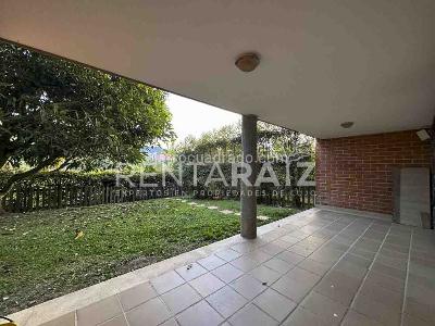 Casa de 3 alcobas en venta en Loma Del Chocho, Envigado, 290 m² · foto 5 de 20