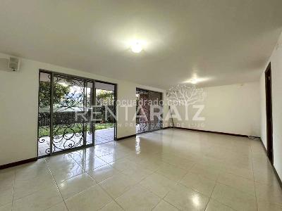 Casa de 3 alcobas en venta en Loma Del Chocho, Envigado, 290 m² · foto 6 de 20